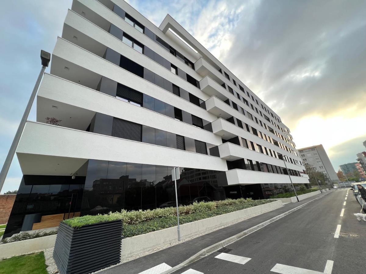 Luxury Haven In Zagreb Apartment Exterior foto