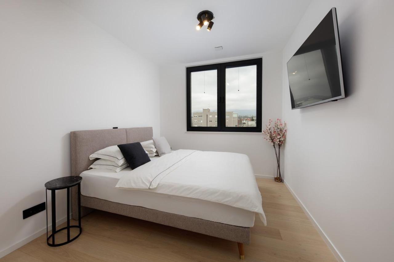 Luxury Haven In Zagreb Apartment Exterior foto